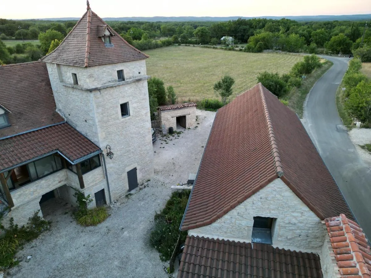La Grange Saint-Jacques Vandrarhem Bach